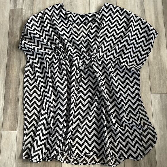 Raviya Other - NWOT Raviya Chevron Print Swim Coverup OS